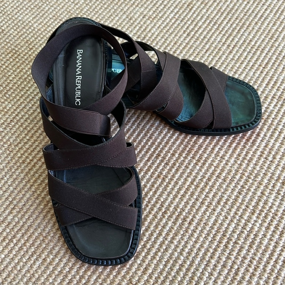 Banana Republic Crisscross Brown Sandals - Spain 7.5